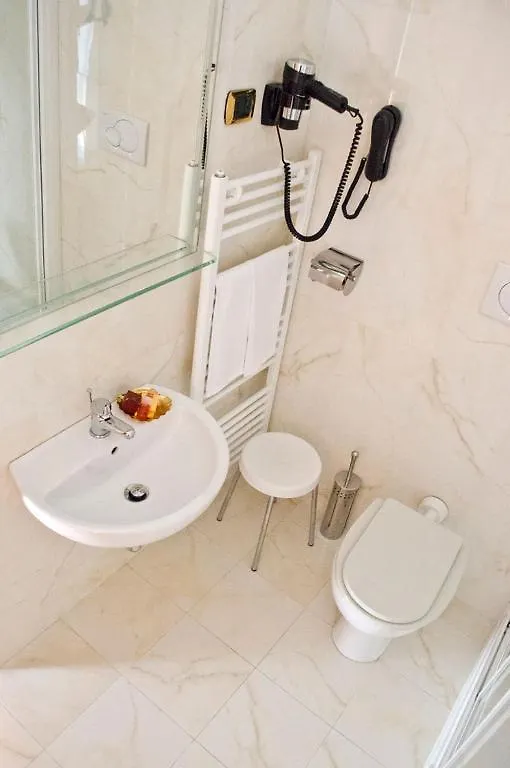 Hotel Brignole Генуя 3*,  Италия